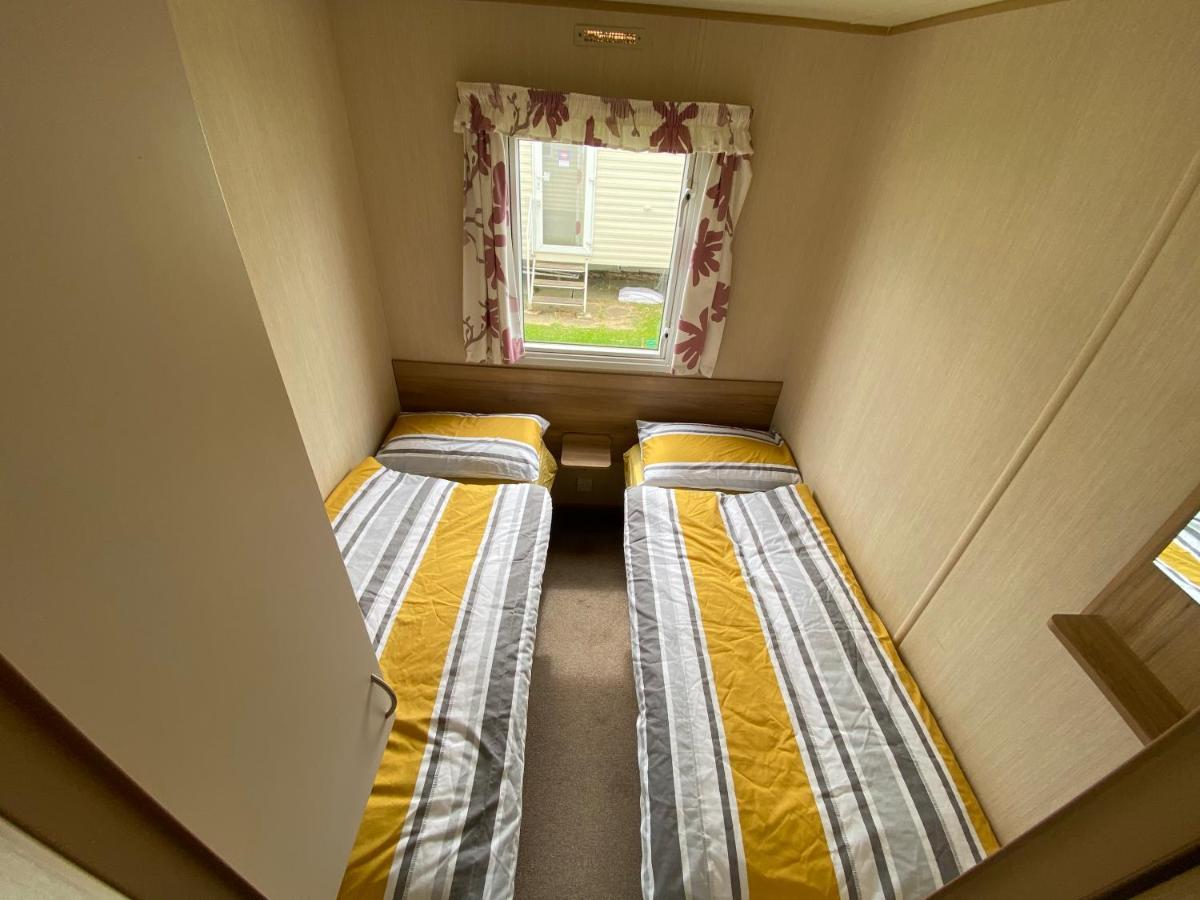 3 Bed 8 Berth Caravan In California Cliffs - M1 Great Yarmouth Dış mekan fotoğraf